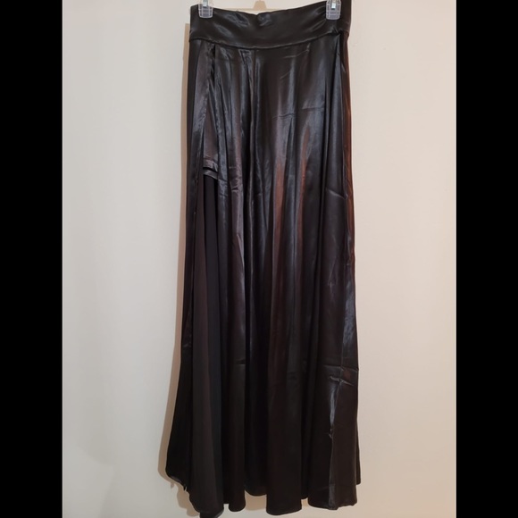 Akira Black Satin High Slit Skirt 🖤 - Picture 7 of 8